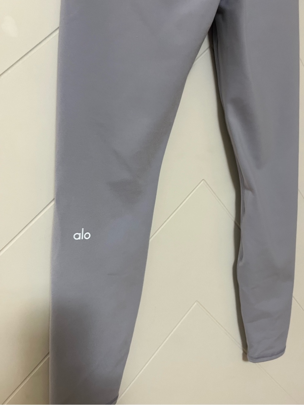 Alo Yoga High-Waisted Yoga Leggings – Medium